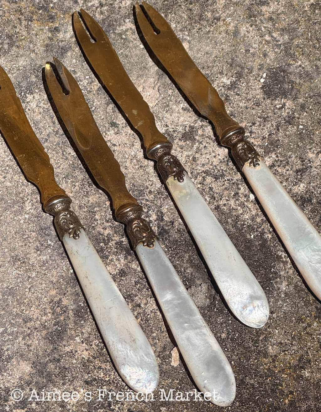 Antique French Mother of Pearl Fruit Forks, Set of 4, Belle Époque Flatware, Fourchettes à Fruits