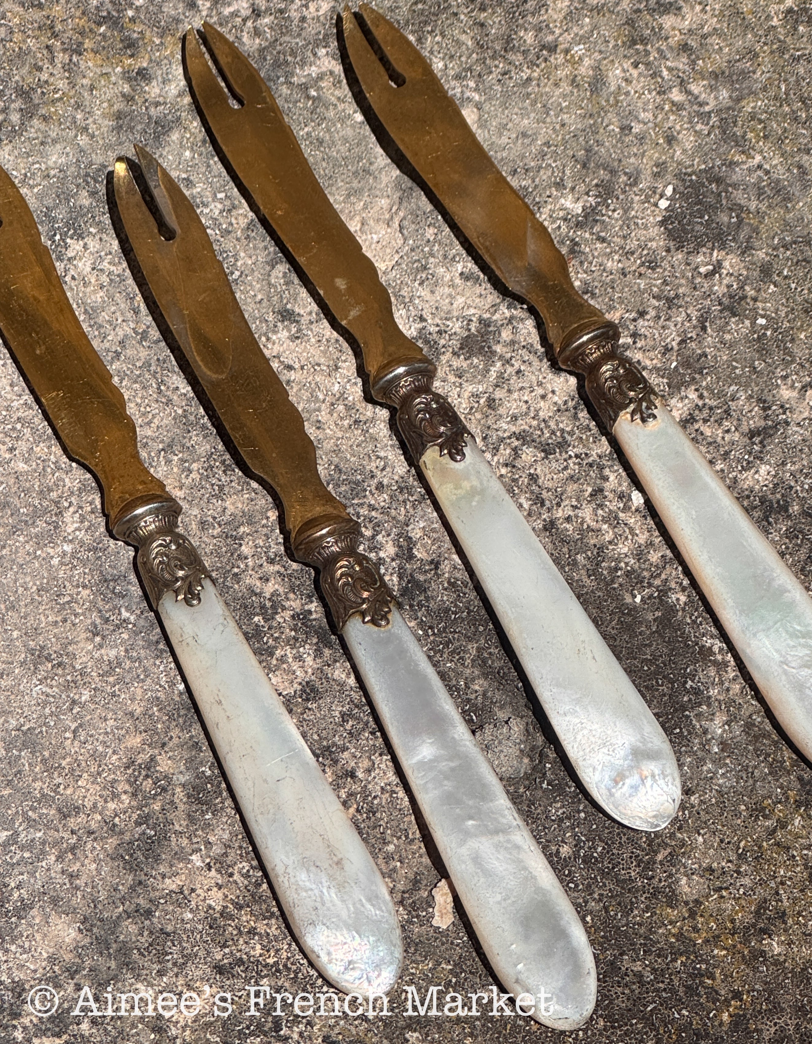 Antique French Mother of Pearl Fruit Forks, Set of 4, Belle Époque Flatware, Fourchettes à Fruits
