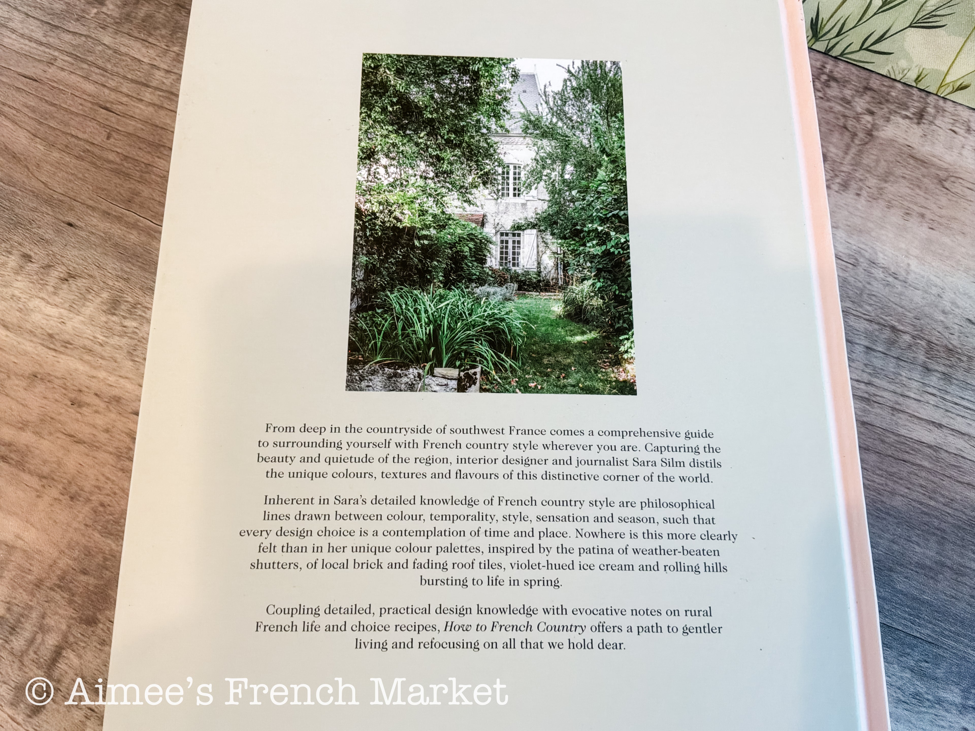 Hardback Copy - "How To French Country" by Sarah Slim (English version)